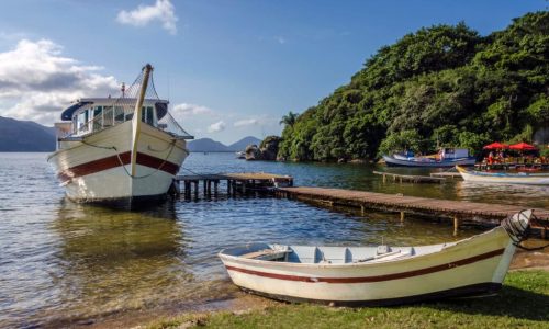 287596-conheca-o-passeio-de-barco-da-costa-da-lagoa-em-florianopolis-1
